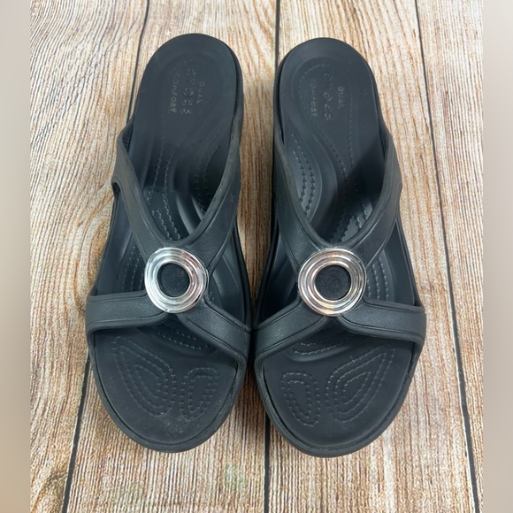 Crocs Womens Sanrah Black W/Silver Ring Wedge Sandals Black Size 9 - Picture 1 of 7